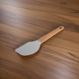 " Karaca x Refika Gadgets Silikon-Spatel mit Holzgriff "