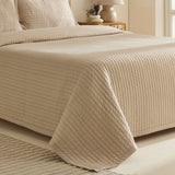 Manon Bettüberwurf Set Doppelbett Beige 230x240cm + 2(50x70) cm