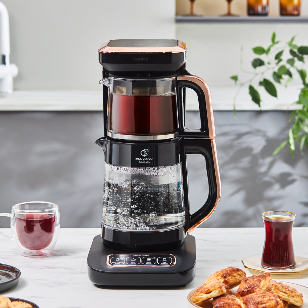 " Karaca Çaysever Robotea Pro 4 in 1 Sprechende Automatische Glas-Teemaschine, Wasserkocher und Filterkaffeemaschine 2500W Schwarz Kupfer "