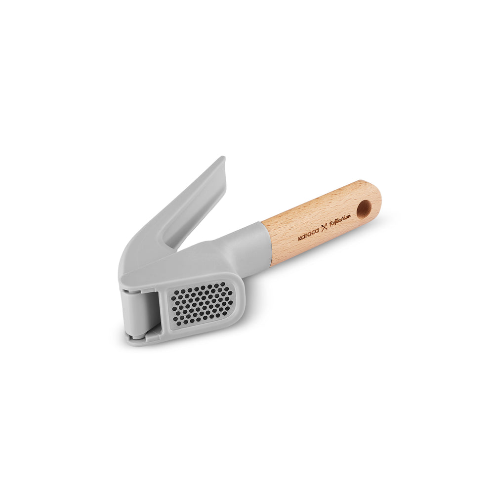 " Karaca x Refika Gadgets Knoblauchpresse mit Holzgriff "