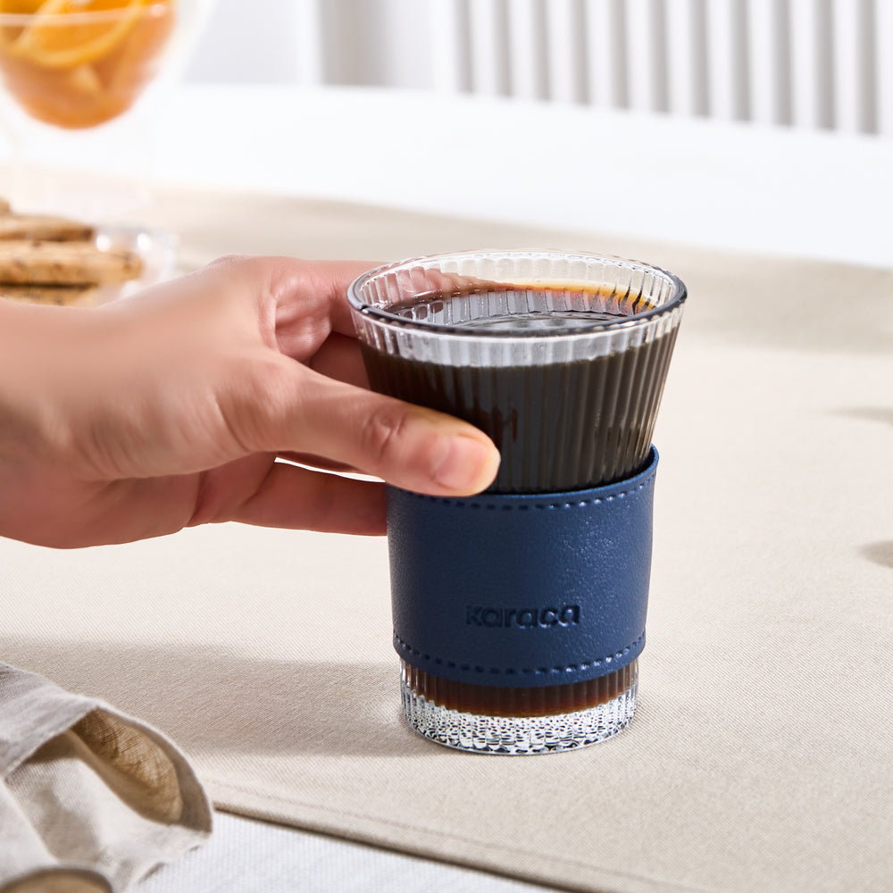 " Karaca Leder Cool Touch Latte Glas 210 Ml Marineblau "