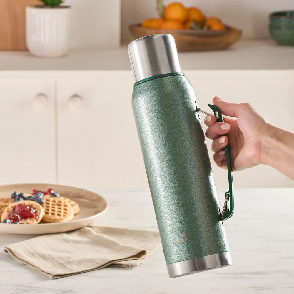" Karaca Stansteel Auslaufsicherer Edelstahl-Thermos 1,3 L Grün "