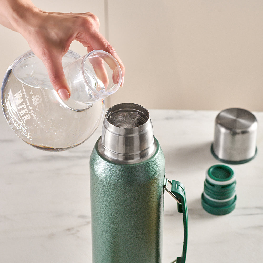" Karaca Stansteel Auslaufsicherer Edelstahl-Thermos 1,3 L Grün "