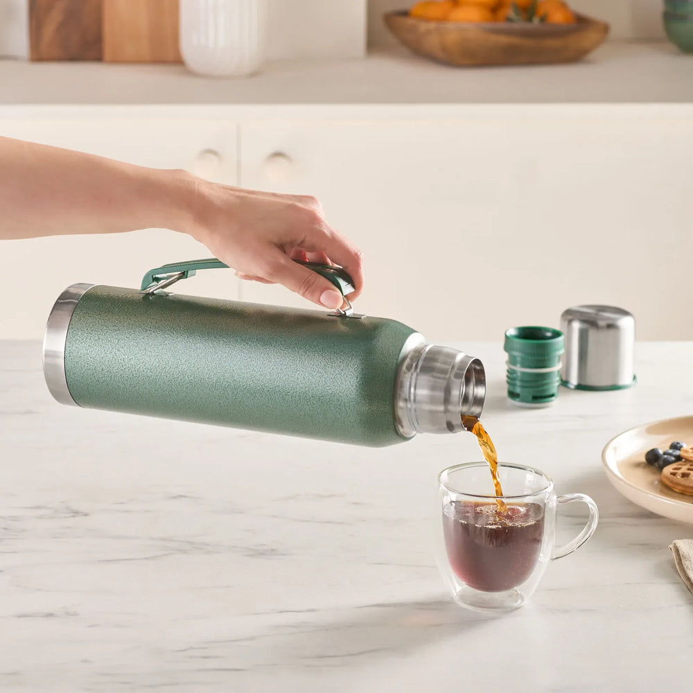 " Karaca Stansteel Auslaufsicherer Edelstahl-Thermos 1,3 L Grün "