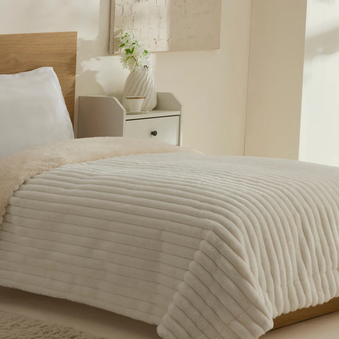 Karaca Stripe Sherpa Weiße Decke 150x200