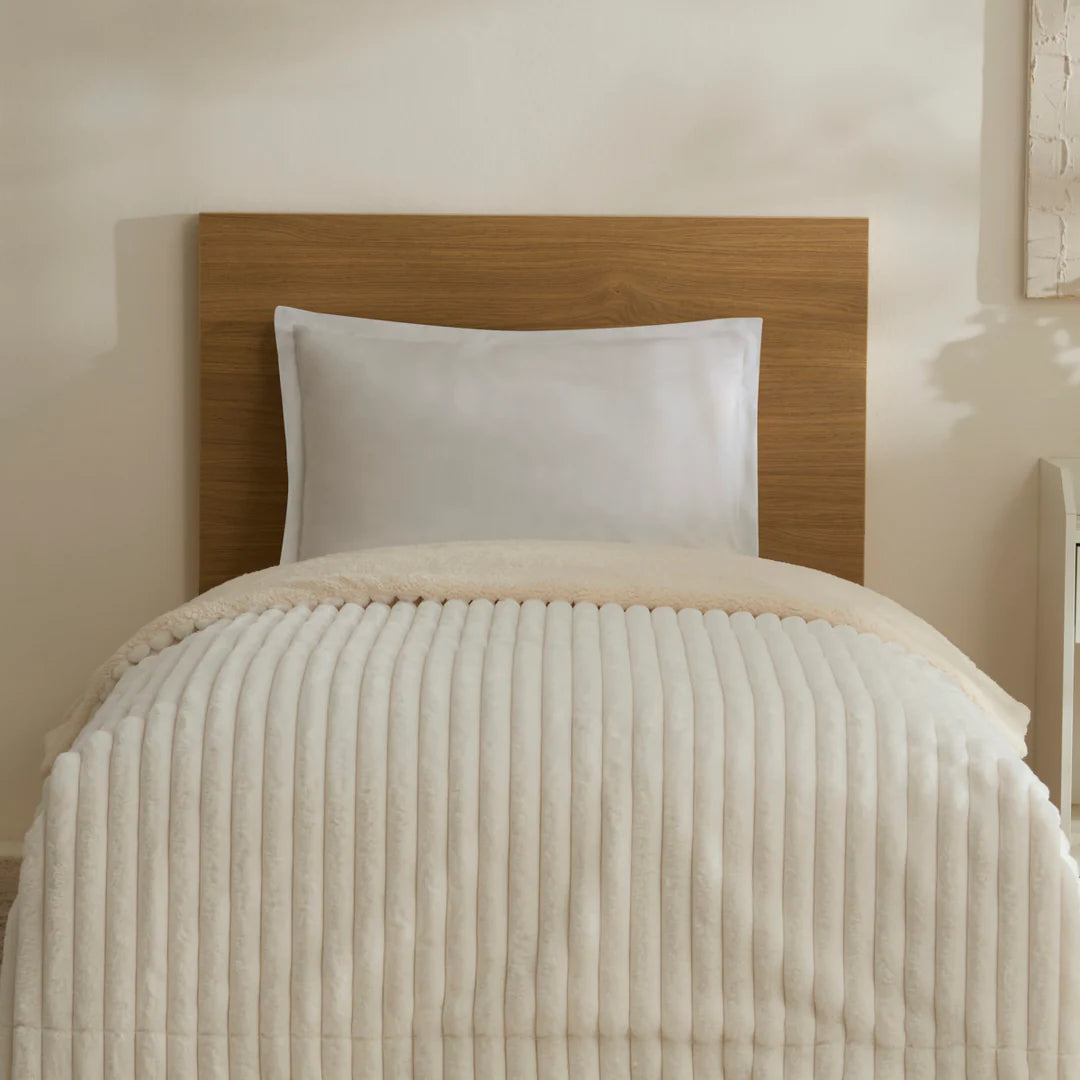 Karaca Stripe Sherpa Weiße Decke 150x200