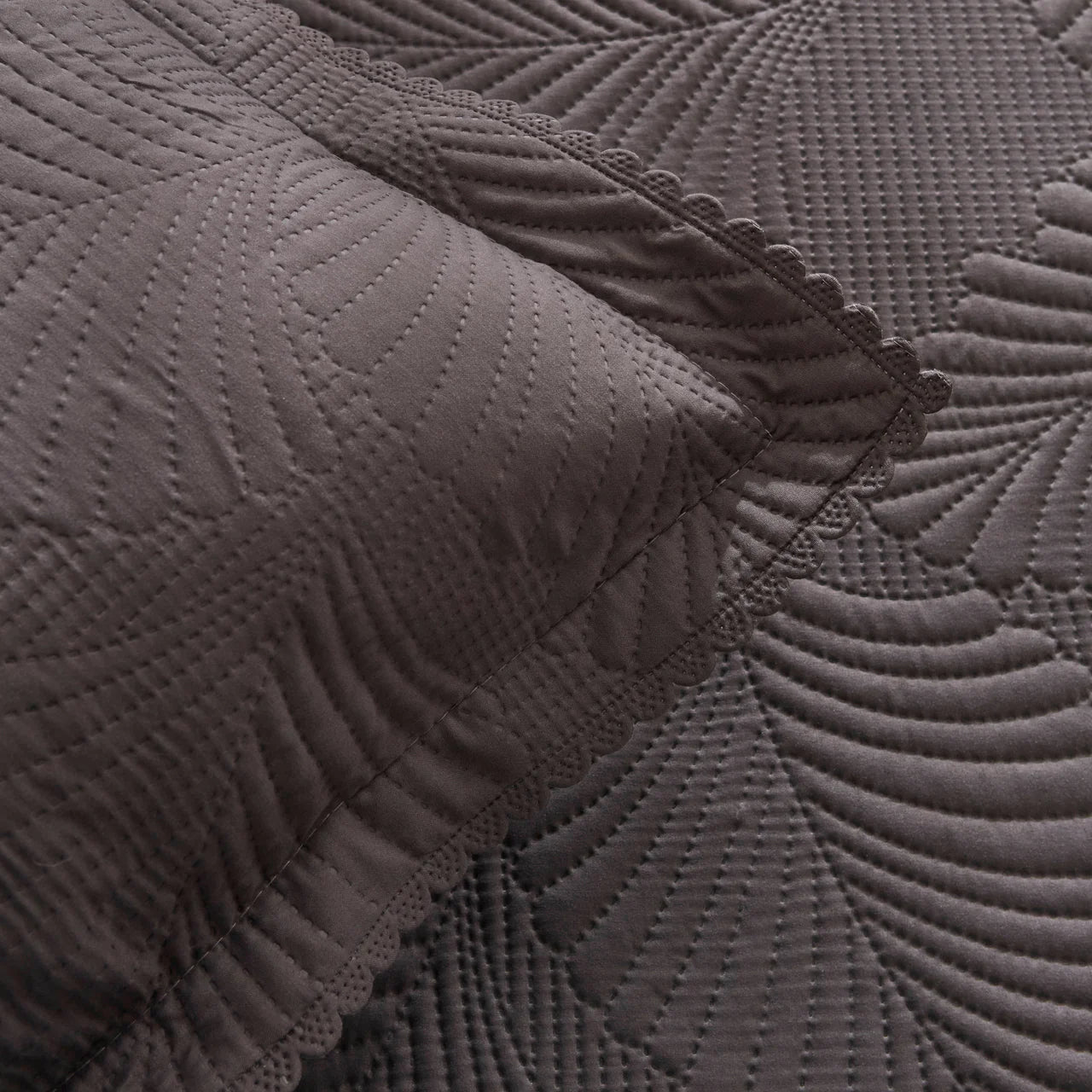 Leaf Bettüberwurf-Set Anthrazit 230x240 cm + 2 (50x70 cm)