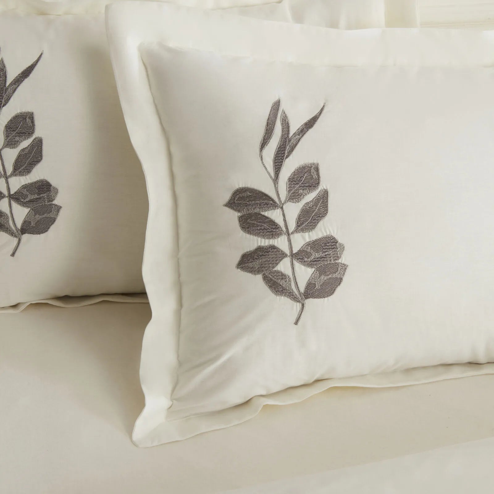 " Karaca Home Gardenia 8-teiliges Hochzeitsset Anthrazit "