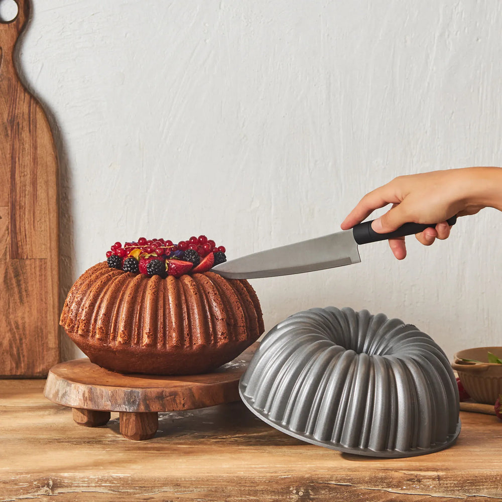 " Karaca Cake Pro Geschnittene Gusskuchenform Anthrazit "