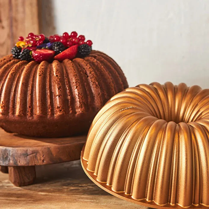 Karaca Cake Pro Geschnittene Gold Gusseisen Kuchenform