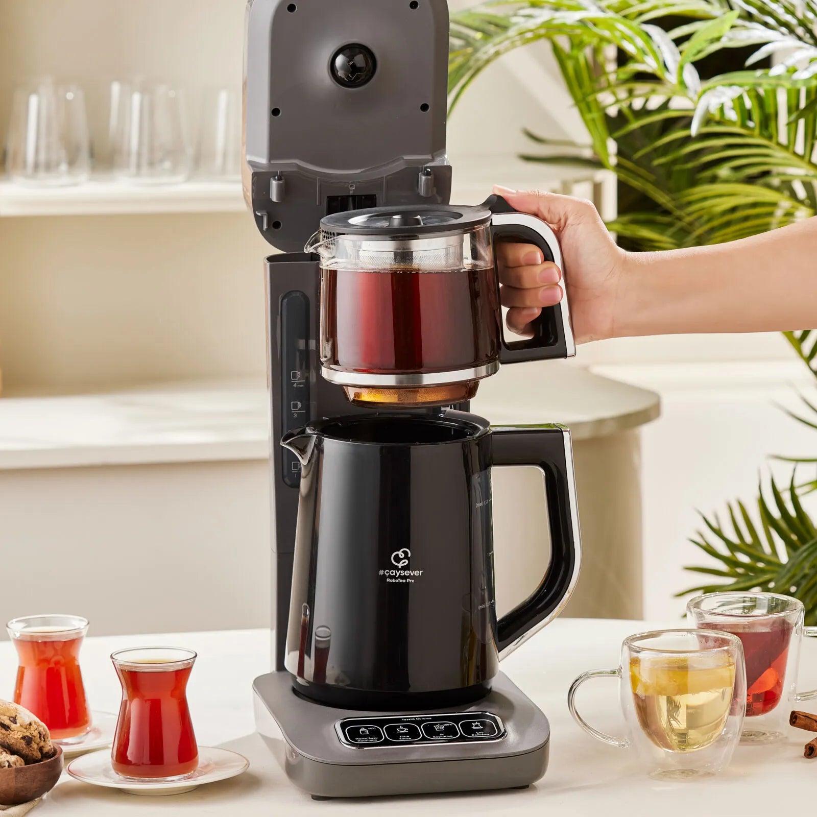 " Karaca Caysever Robotea Pro 4 in 1 sprechender automatischer Teekocher Wasserkocher und Filterkaffeemaschine 2500W Space Grau "