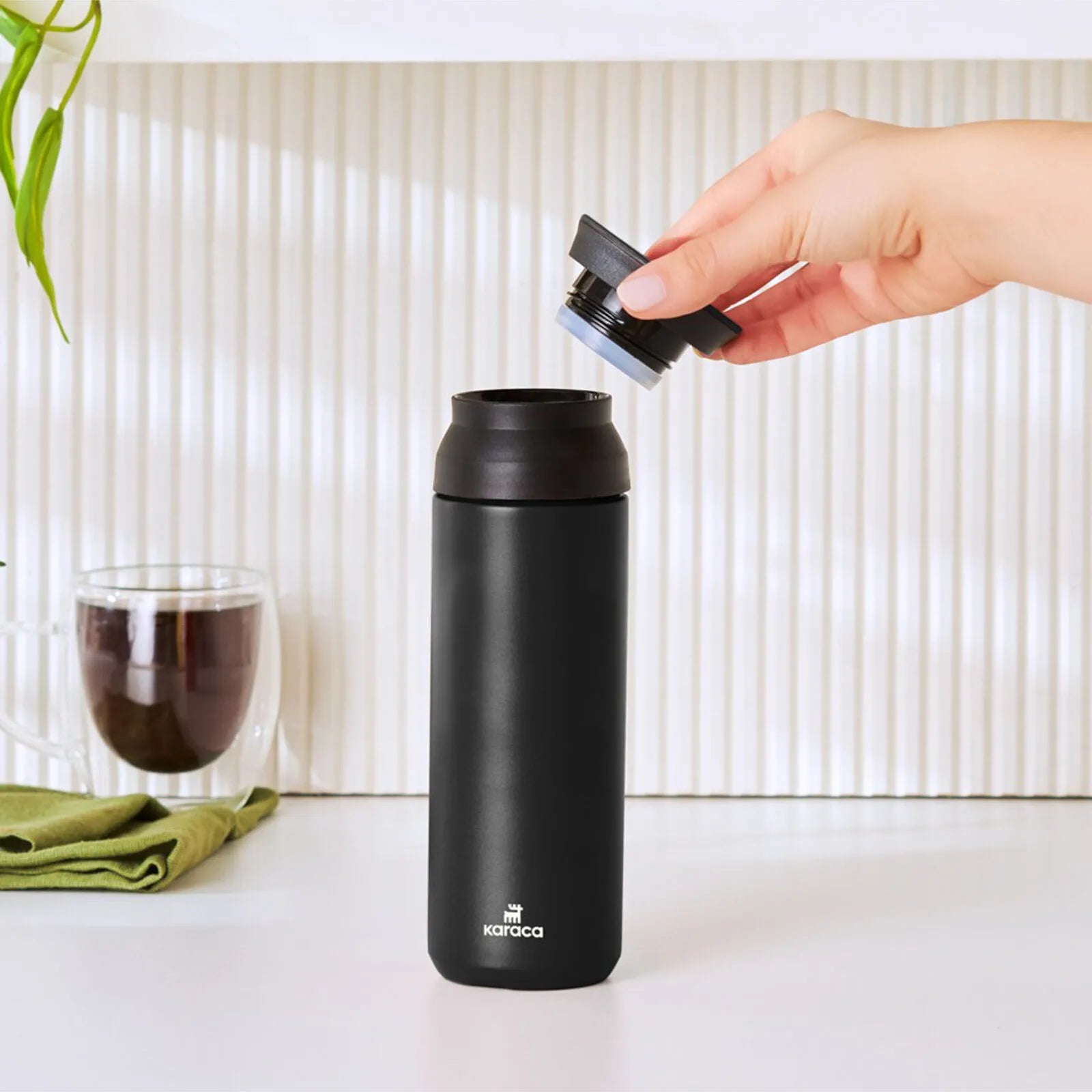 " Karaca Rainbow Steel Auslaufsichere Thermoskanne 500 Ml Schwarz "