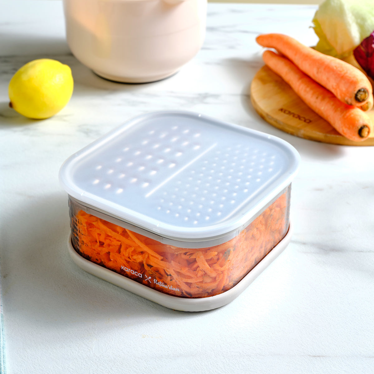 " Karaca x Refika Gadgets Aufbewahrungsdose mit Reibe – 500 ml "