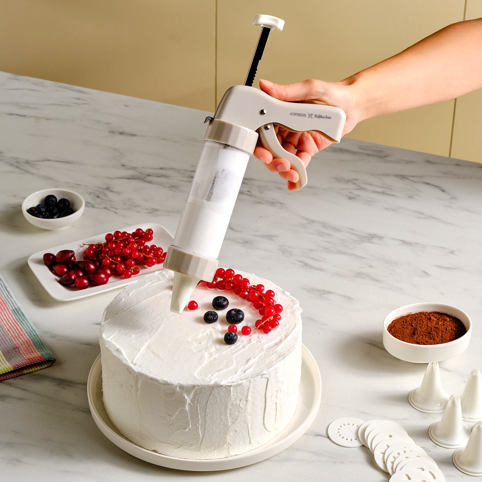 " Karaca x Refika Gadgets Kuchen-Dekorationsgerät "
