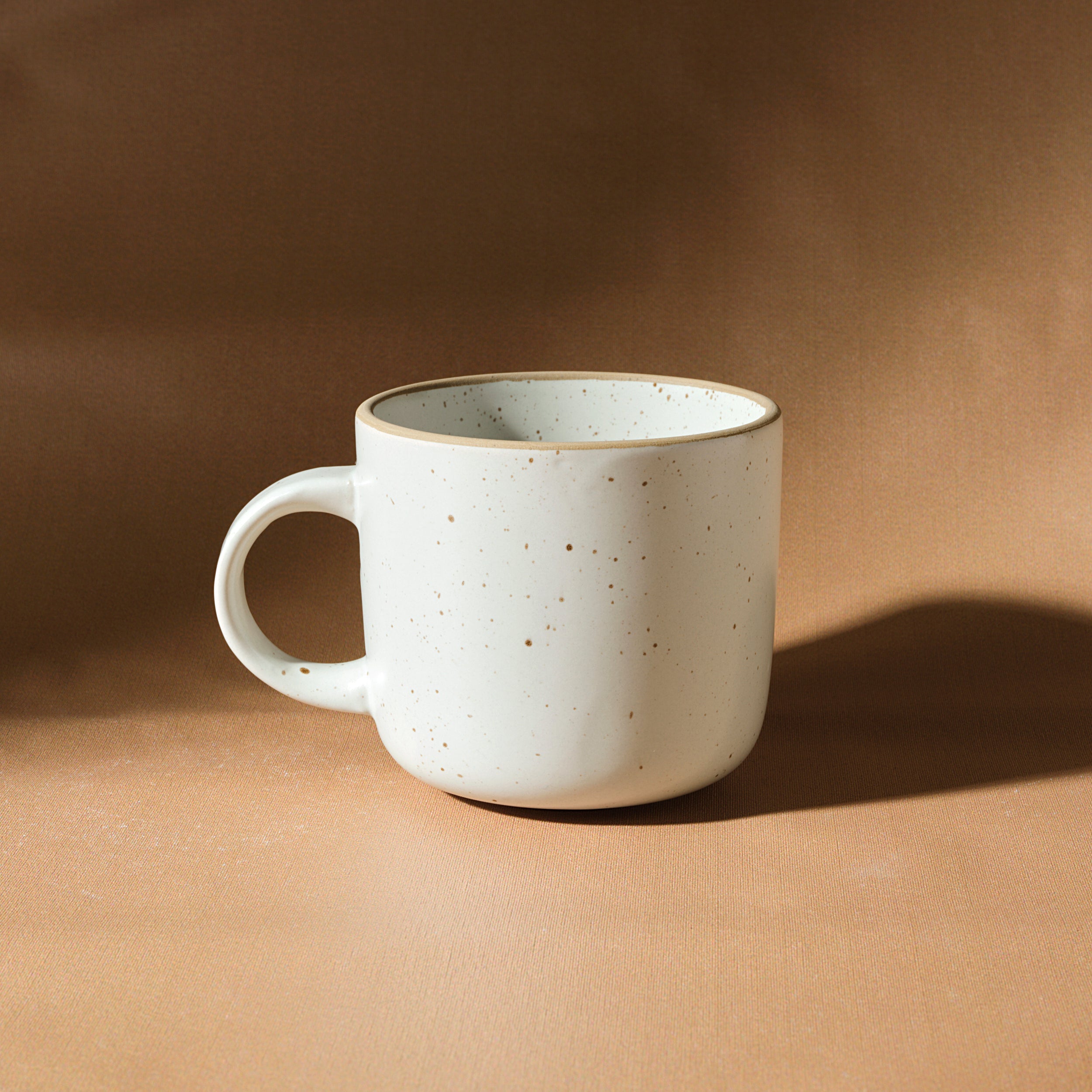 Karaca Chicago Dot Reaktive Tasse 440 ml
