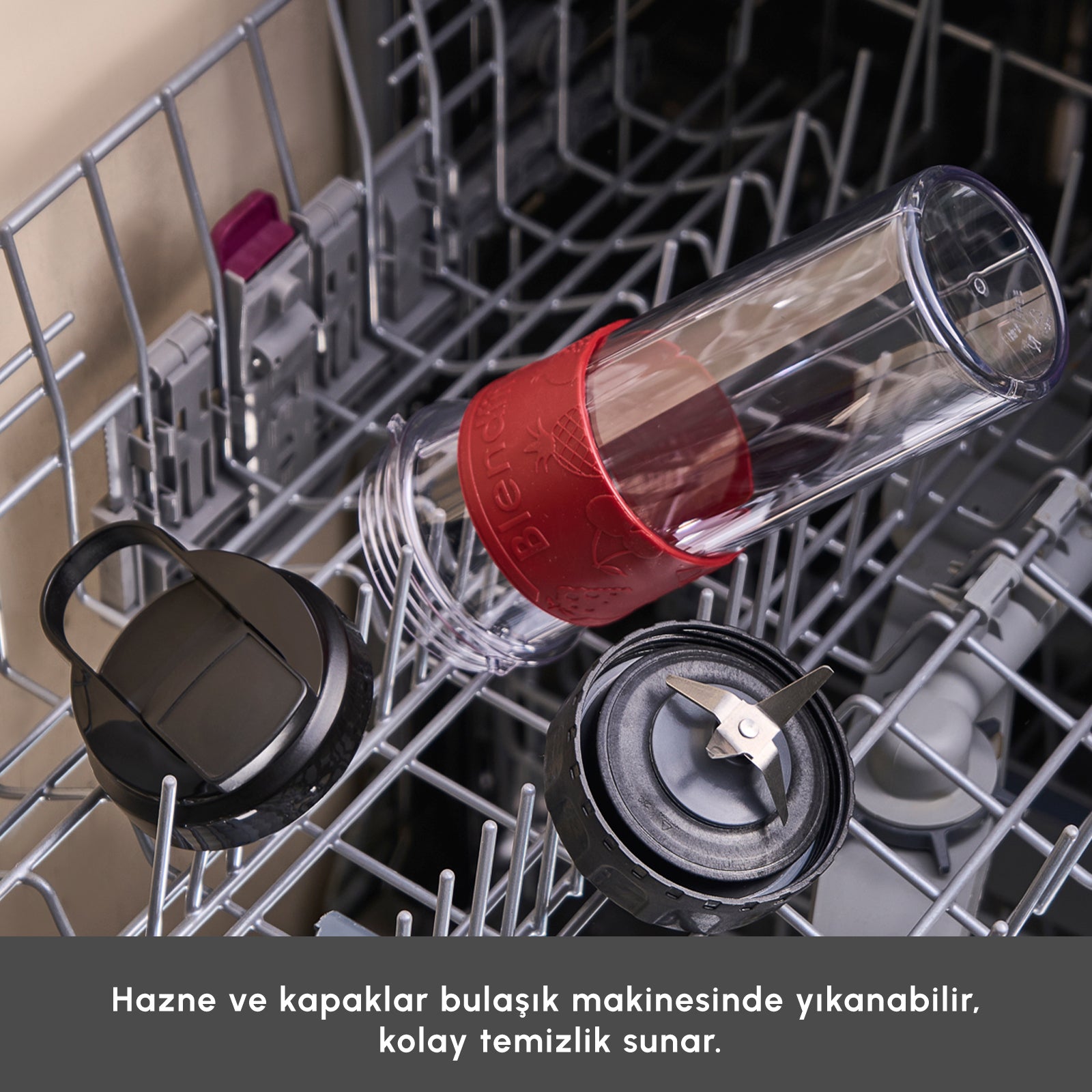 " Karaca Blendfit Go Personal Smoothie Blender Rudolph Red "