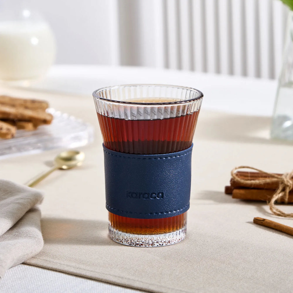 " Karaca Leder Cool Touch Latte Glas 210 Ml Marineblau "