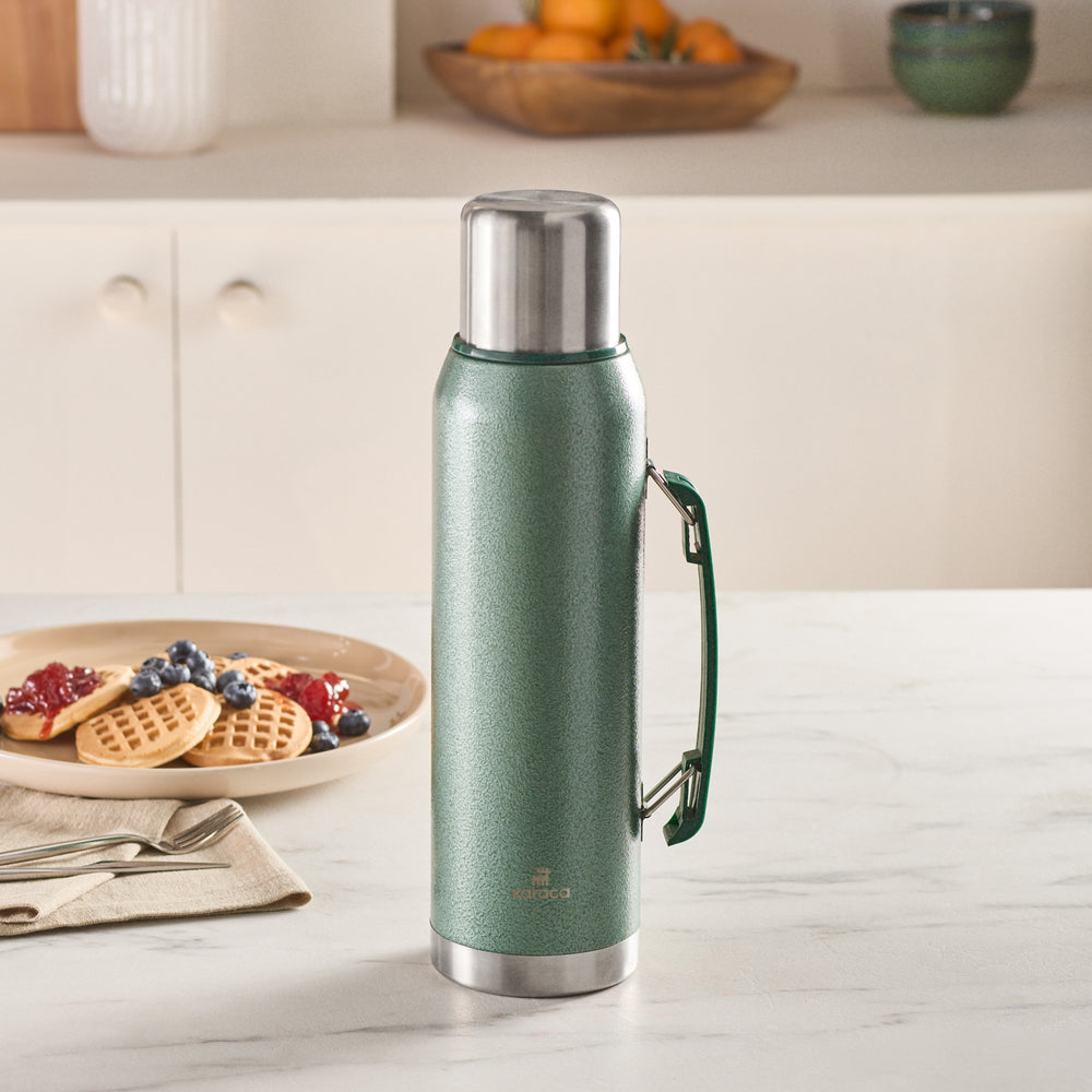 " Karaca Stansteel Auslaufsicherer Edelstahl-Thermos 1,3 L Grün "