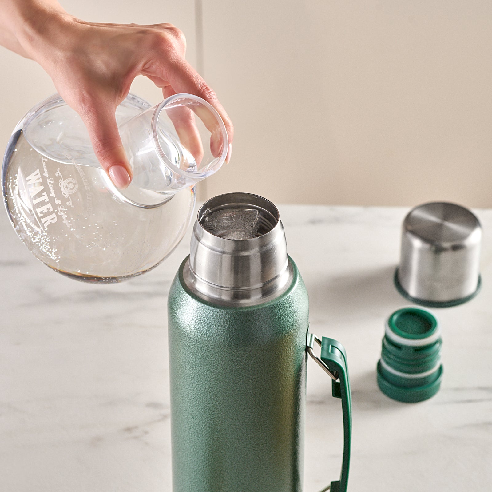" Karaca Stansteel Auslaufsicherer Edelstahl-Thermos 1,3 L Grün "