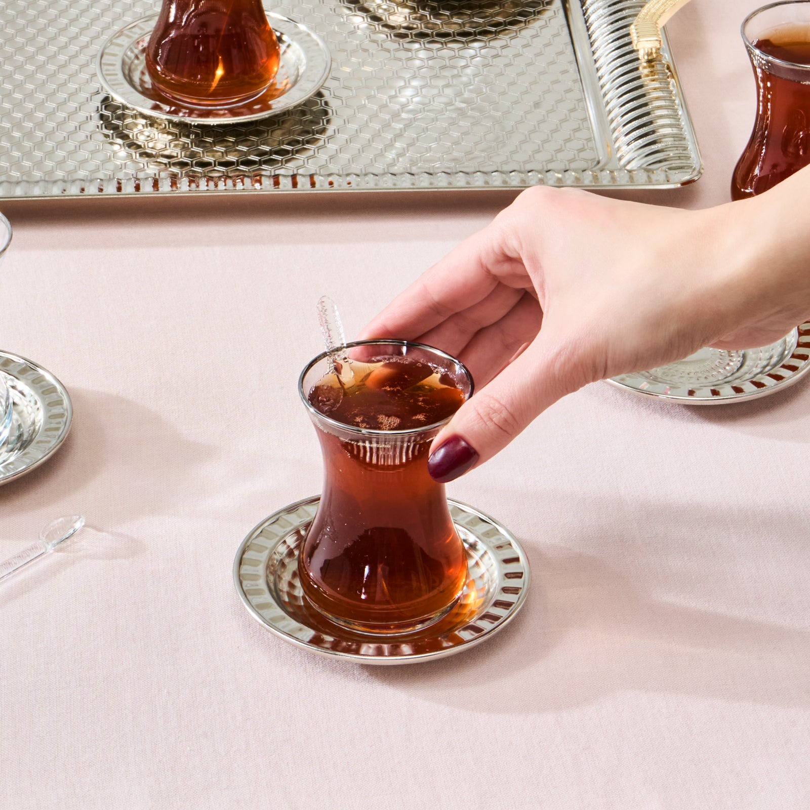 " Karaca Nehir 19-teiliges Teeservice "
