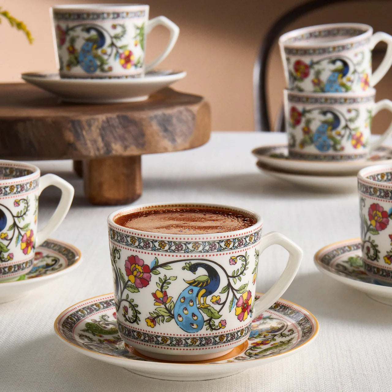 Karaca Yasemen 12-teiliges Bone China Espresso Türkisch-Kaffeetassen-Set für 6 Personen 80 ml Mehrfarbig
