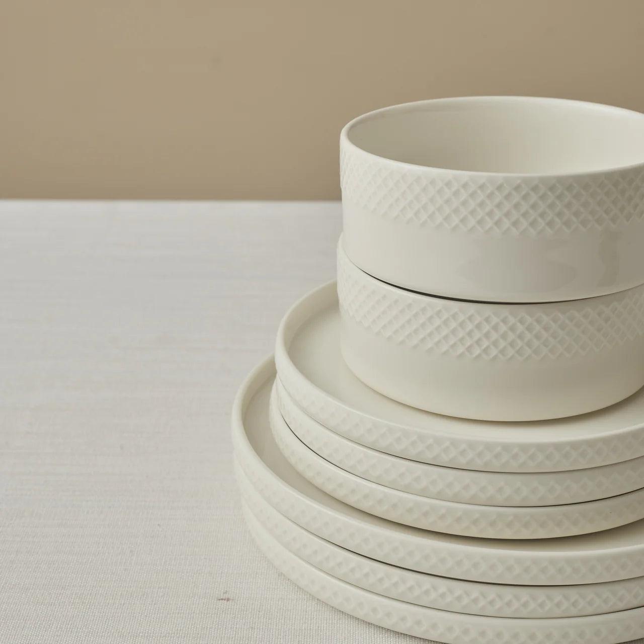 Karaca Salvare Diamond 18-teiliges Bone China-Geschirrset für 6 Personen weiss