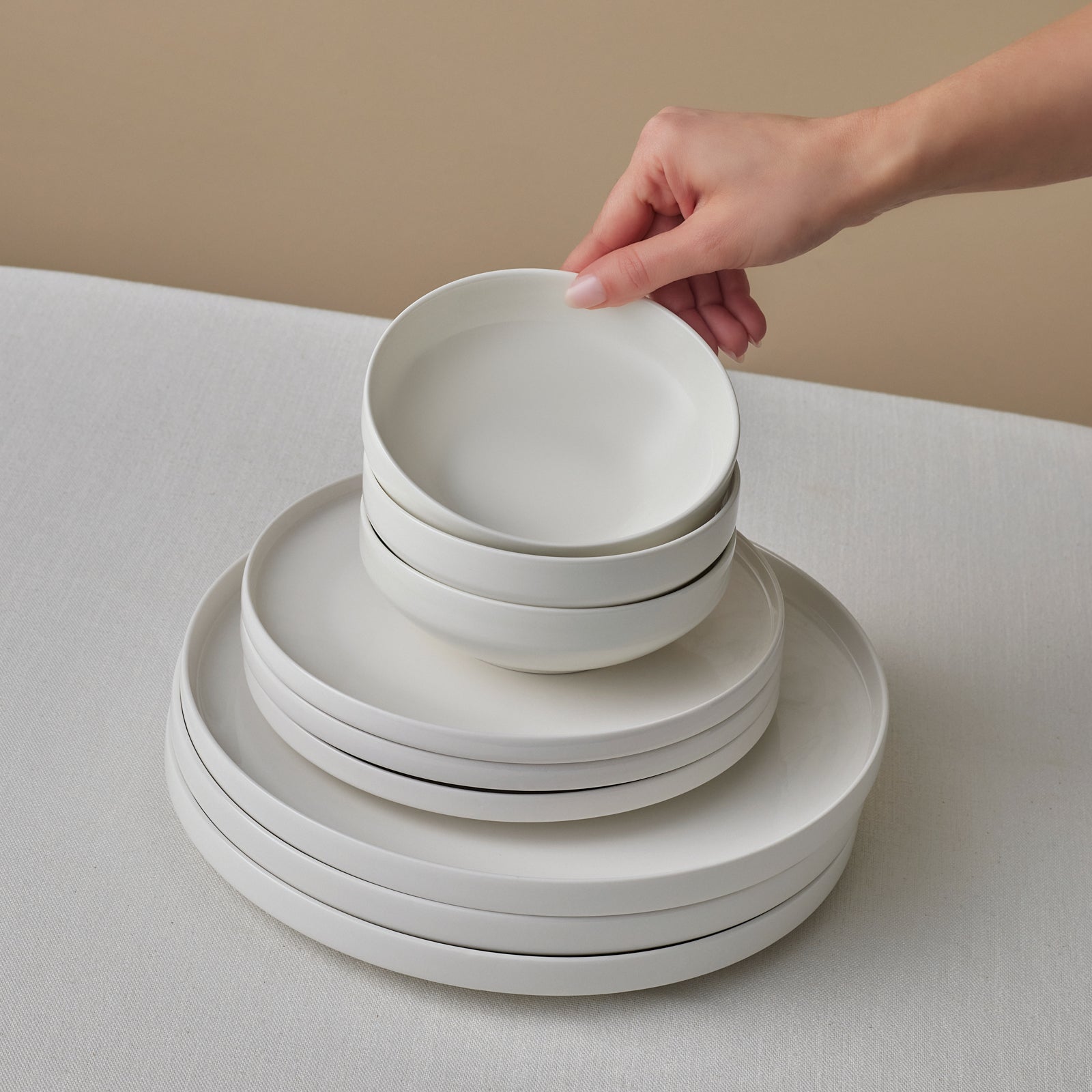 Karaca Stream Bone China Saturn 12-teiliges Tafelservice für 4 Personen Weiss