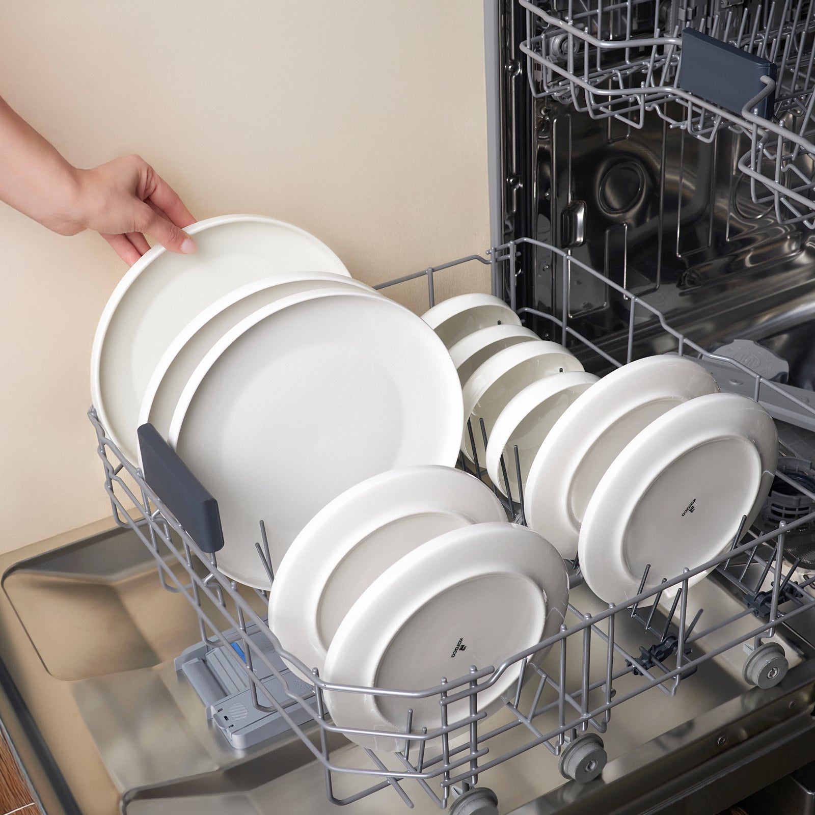 Karaca Stream Bone China Saturn 12-teiliges Tafelservice für 4 Personen Weiss