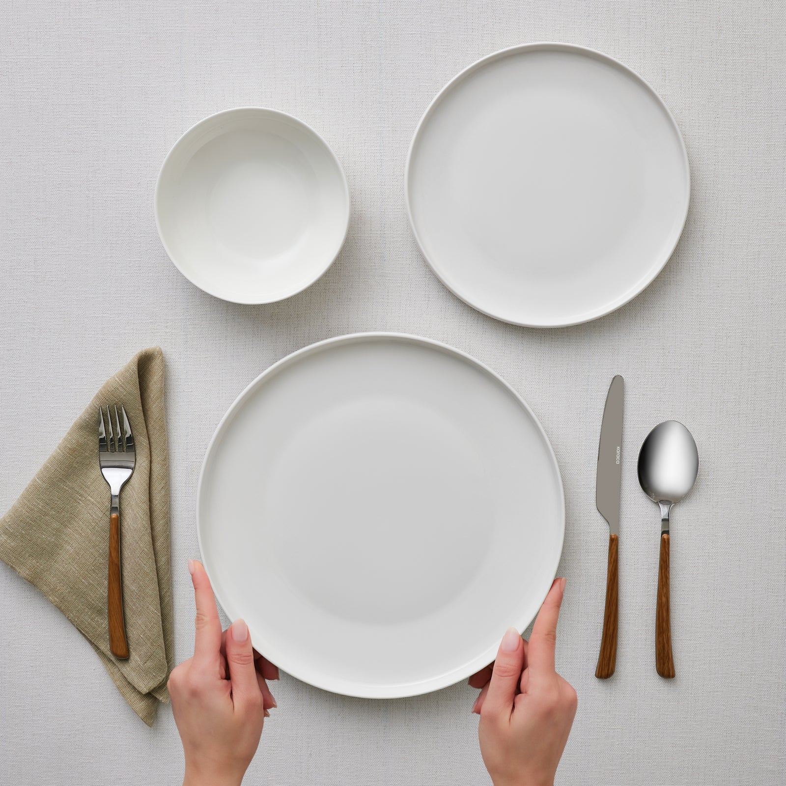 Karaca Stream Bone China Saturn 12-teiliges Tafelservice für 4 Personen Weiss