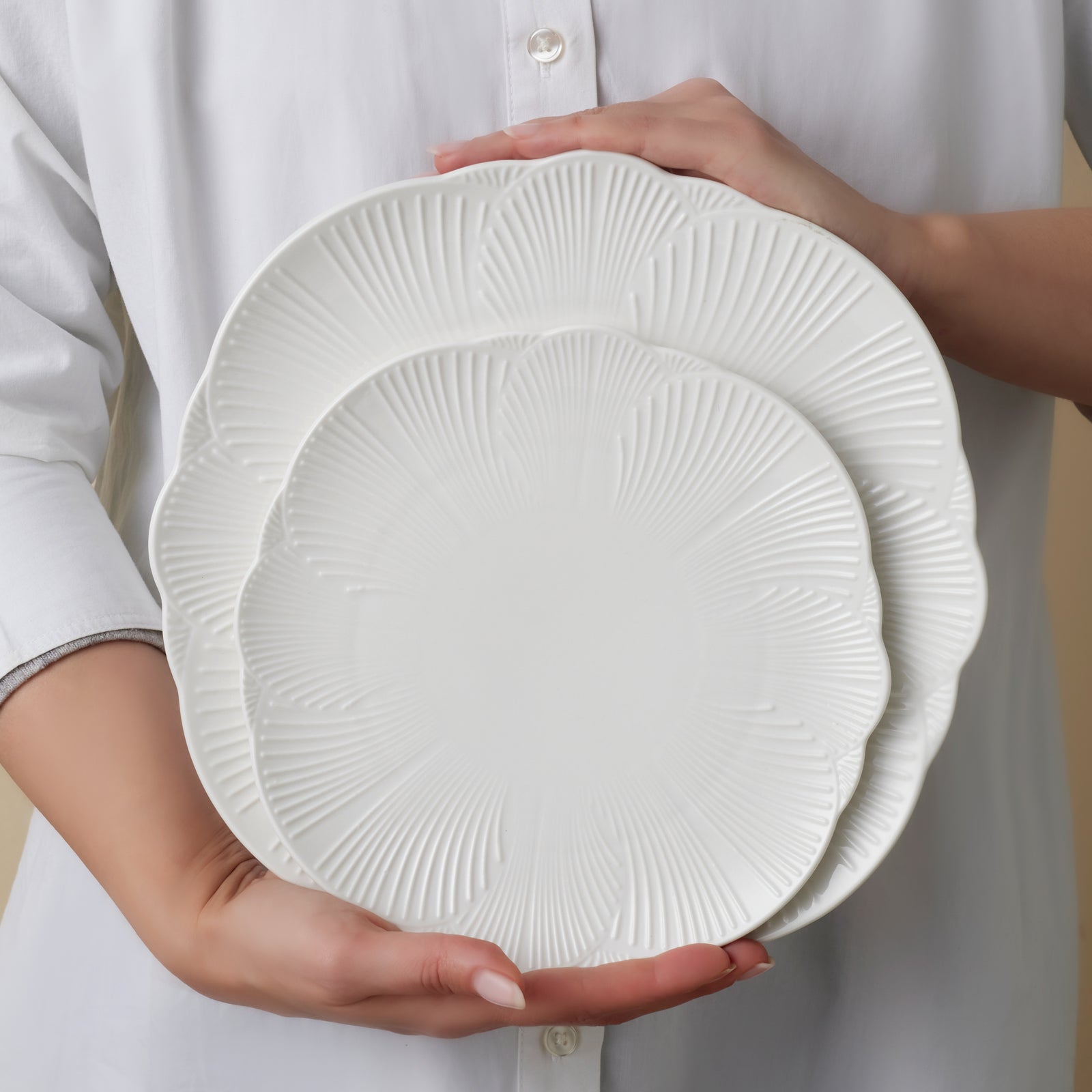 Karaca Bloom 24-teiliges Bone China Tafelservice für 6 Personen Weiss