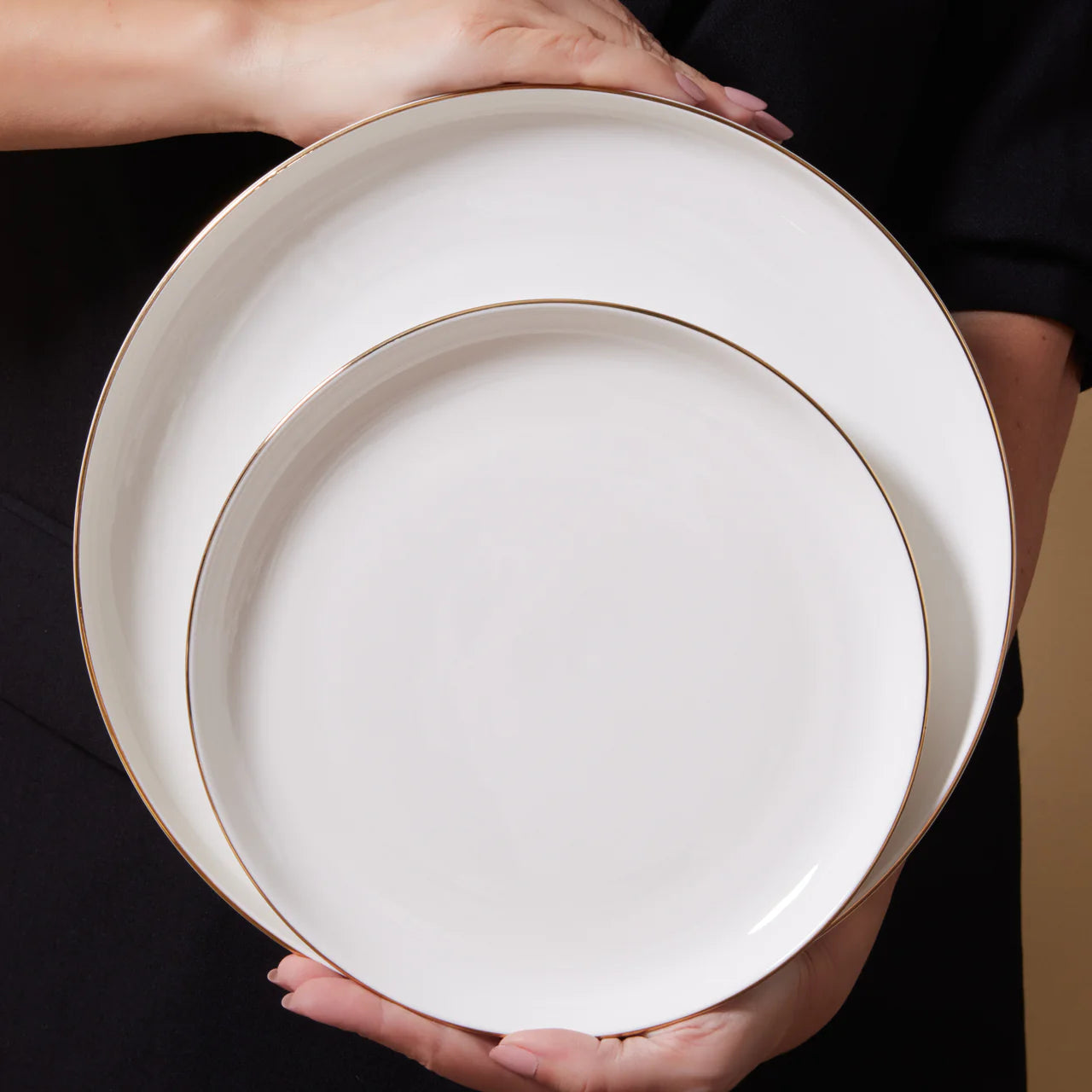 Karaca Stream Bone China Favaro 53-teiliges Tafelservice für 12 Personen Gold
