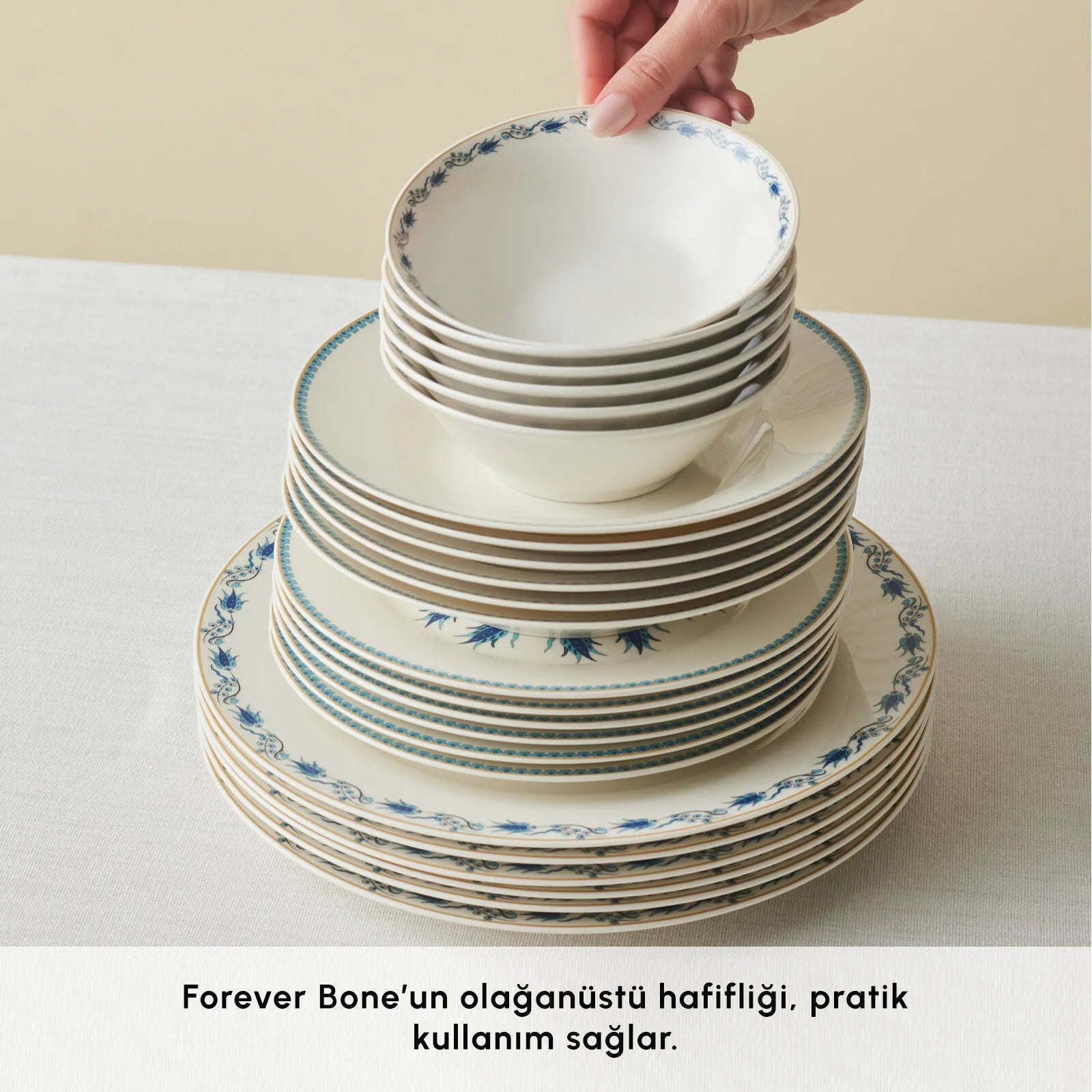 " Karaca Forever Bone China Iznik 24-teiliges Tafelservice für 6 Personen, Mehrfarbig "